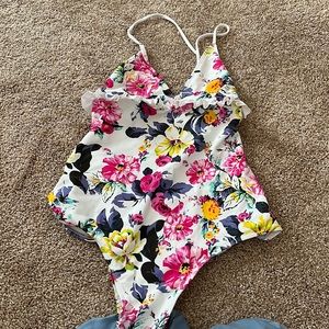 Amore Sorvete one piece. Size 2 floral